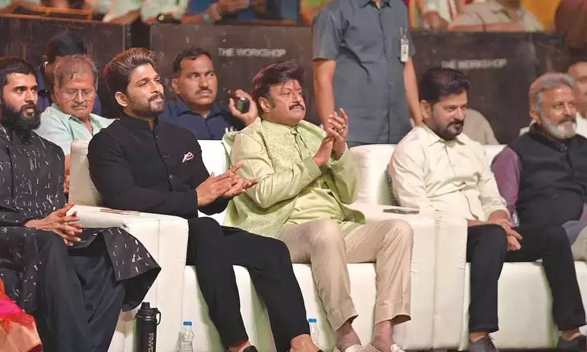 Telangana: शानदार प्रस्तुतियों ने दर्शकों को मंत्रमुग्ध कर दिया Telangana: शानदार प्रस्तुतियों ने दर्शकों को मंत्रमुग्ध कर दिया