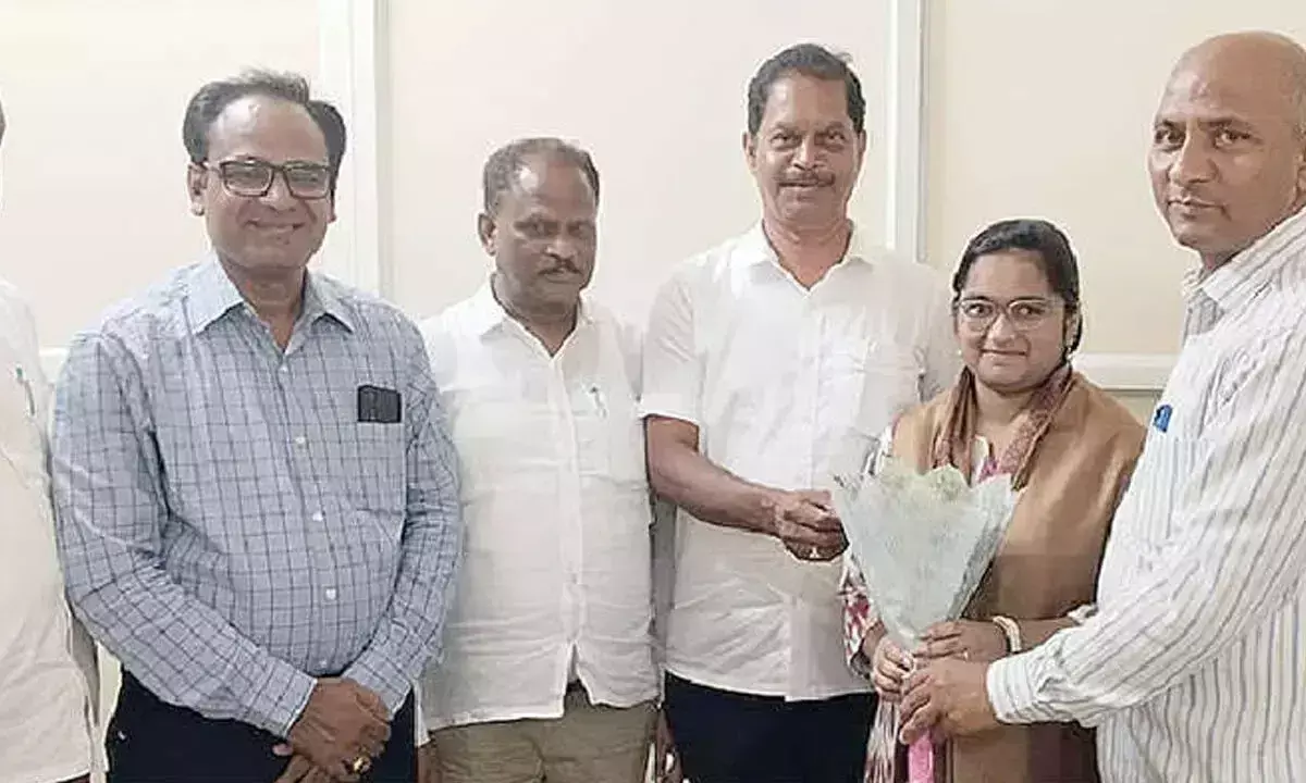 Telangana: जापान सकुरा विज्ञान प्रदर्शनी के लिए परमिता की छात्रा का चयन Telangana: जापान सकुरा विज्ञान प्रदर्शनी के लिए परमिता की छात्रा का चयन