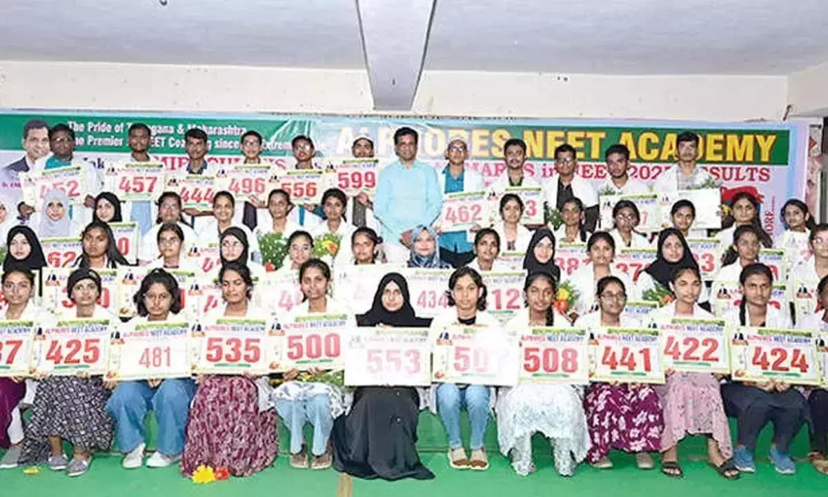 Telangana: अल्फोरस को NEET में मिली शानदार सफलता Telangana: अल्फोरस को NEET में मिली शानदार सफलता
