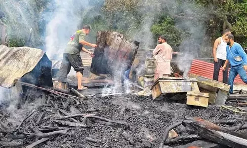 Mandi : सिलेंडर विस्फोट से घर में धमाका, दूसरी मंजिल का स्टोर तबाह Mandi : सिलेंडर विस्फोट से घर में धमाका, दूसरी मंजिल का स्टोर तबाह