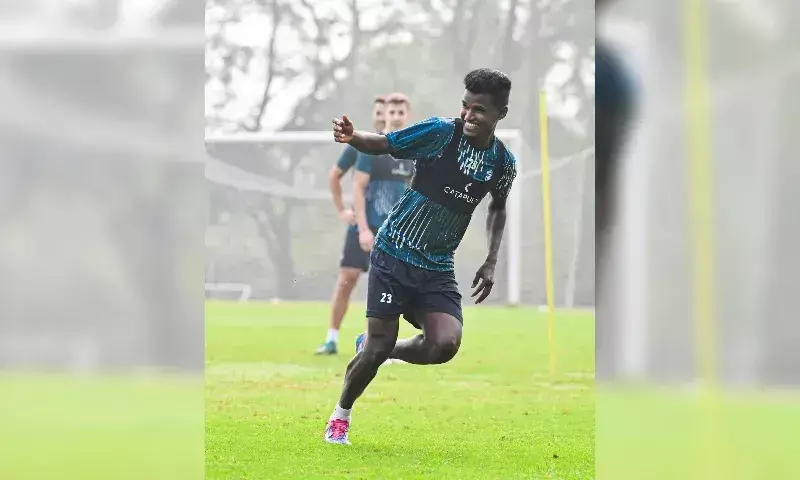 Midfielder Bekey ओरम ने नॉर्थईस्ट यूनाइटेड एफसी में अपना कार्यकाल बढ़ाया