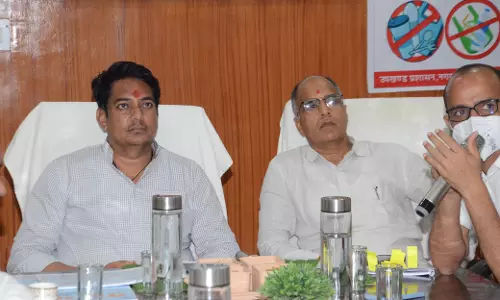 Jaipur: रावतसर में मंत्री गहलोत की समीक्षा बैठक, जनप्रतिनिधियों के सम्मान पर दिया जोर Jaipur: रावतसर में मंत्री गहलोत की समीक्षा बैठक, जनप्रतिनिधियों के सम्मान पर दिया जोर
