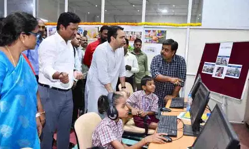 तेलंगाना के शिक्षकों को शिक्षण में नई तकनीक को शामिल करना चाहिए: Union minister तेलंगाना के शिक्षकों को शिक्षण में नई तकनीक को शामिल करना चाहिए: Union minister