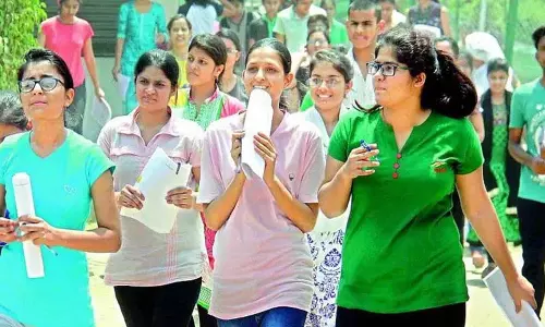 फीस प्रतिपूर्ति राशि जारी नहीं की गई..छात्रों को कठिनाइयों का सामना करना पड़ रहा है फीस प्रतिपूर्ति राशि जारी नहीं की गई..छात्रों को कठिनाइयों का सामना करना पड़ रहा है
