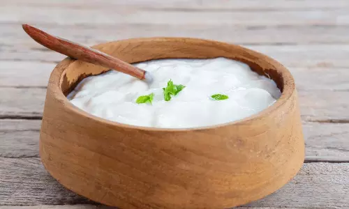 रोज़ाना दही खाने के हेल्थ बेनिफिट्स और सावधानियां रोज़ाना दही खाने के हेल्थ बेनिफिट्स और सावधानियां