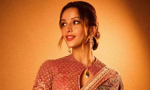 तृप्ति डिमरी की एक फिल्म गई ठंडे बस्ते में, फैंस को लगा झटका तृप्ति डिमरी की एक फिल्म गई ठंडे बस्ते में, फैंस को लगा झटका