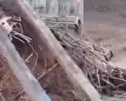MP News: निर्माणाधीन फ्लाईओवर ब्रिज का हिस्सा गिरा, 6 घायल MP News: निर्माणाधीन फ्लाईओवर ब्रिज का हिस्सा गिरा, 6 घायल