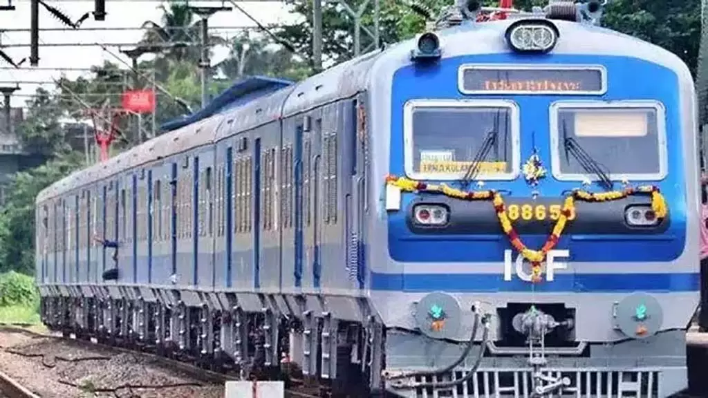 Tamil Nadu : काटपाडी-तिरुपति रात्रि मेमू ट्रेन आज रद्द Tamil Nadu : काटपाडी-तिरुपति रात्रि मेमू ट्रेन आज रद्द