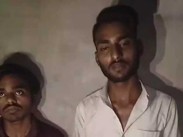 बलात्कार के आरोप में दो युवक गिरफ्तार, कादरी पर साजिश रचने का मामला दर्ज बलात्कार के आरोप में दो युवक गिरफ्तार, कादरी पर साजिश रचने का मामला दर्ज