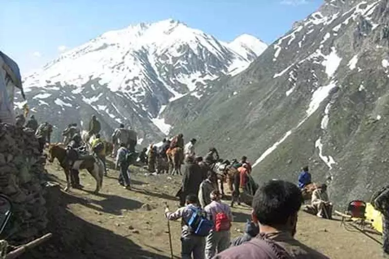 गंदेरबल पुलिस ने लोगों से तीर्थयात्रा के दौरान सहयोग करने का आग्रह किया गंदेरबल पुलिस ने लोगों से तीर्थयात्रा के दौरान सहयोग करने का आग्रह किया