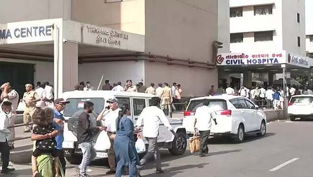एयर इंडिया विमान दुर्घटना: दुर्घटना में मारे गए 18 लोगों की पहचान अभी भी अज्ञात एयर इंडिया विमान दुर्घटना: दुर्घटना में मारे गए 18 लोगों की पहचान अभी भी अज्ञात