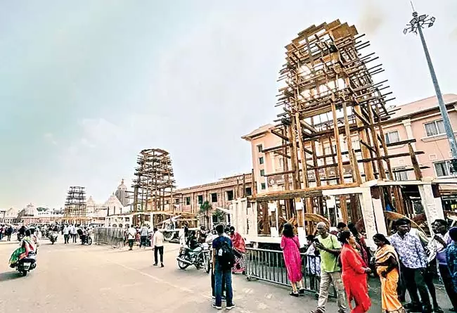 Odisha : रथ निर्माण का कार्य जोरों पर Odisha : रथ निर्माण का कार्य जोरों पर