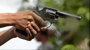 Hathras: डीएम के ड्राइवर की बेटी की दिनदहाड़े गोली मारकर हत्या Hathras: डीएम के ड्राइवर की बेटी की दिनदहाड़े गोली मारकर हत्या