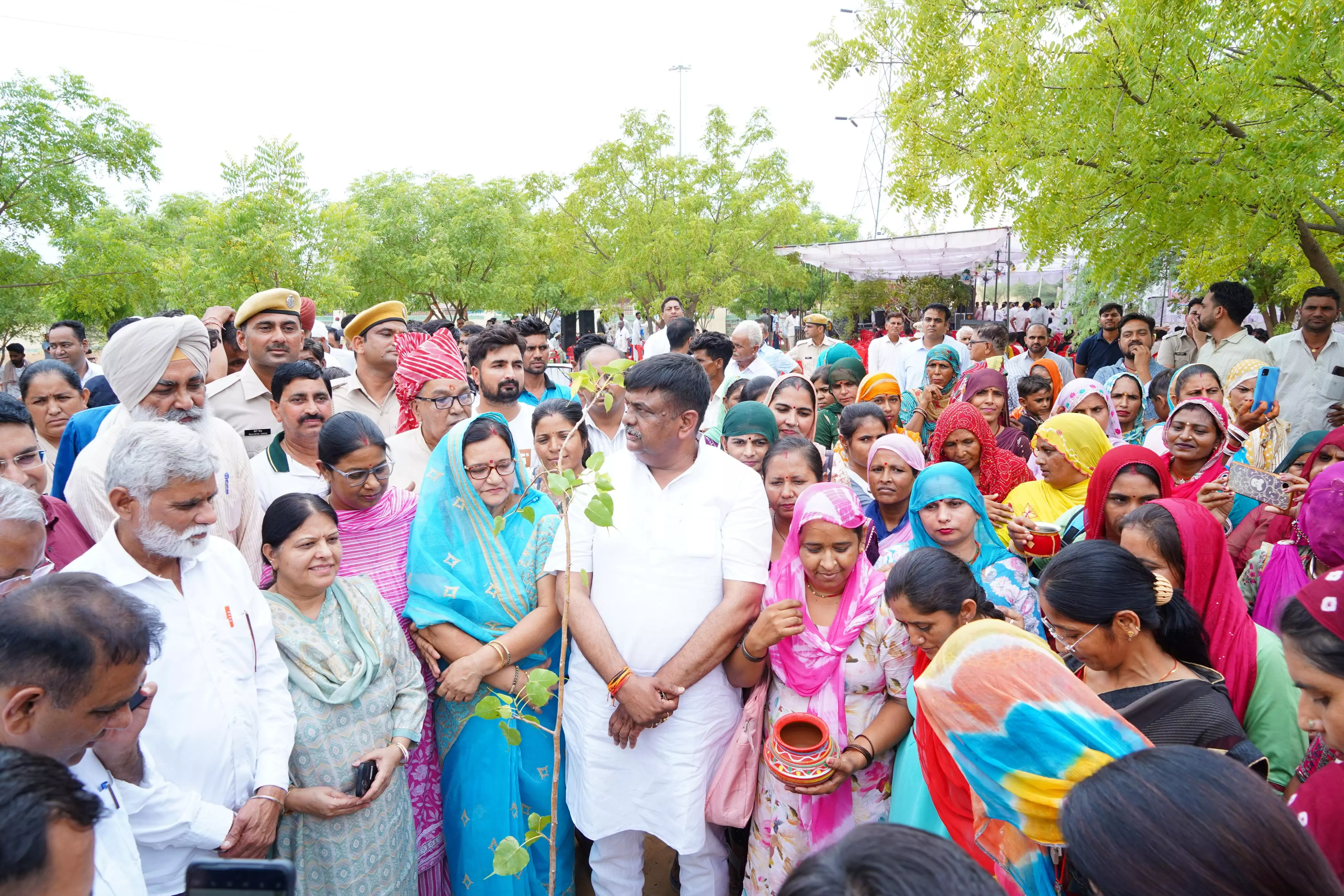 Jaipur: जन सहभागिता से बनाएं वन्दे गंगा जल संरक्षण और हरियालो राजस्थान अभियान Jaipur: जन सहभागिता से बनाएं वन्दे गंगा जल संरक्षण और हरियालो राजस्थान अभियान