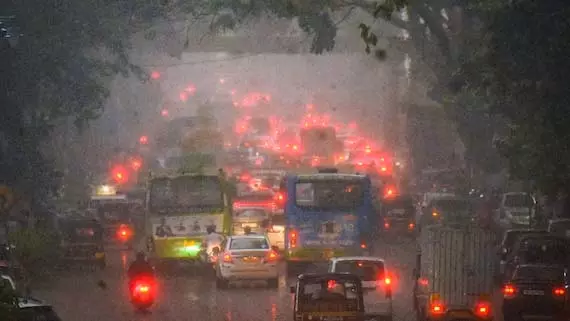 Maharashtra : मानसून का कहर, पुणे और लोनावाला में भारी बारिश, Maharashtra : मानसून का कहर, पुणे और लोनावाला में भारी बारिश,