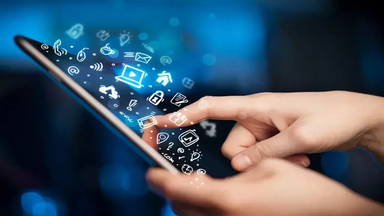 Mobile Security अलर्ट: करोड़ों यूजर्स पर साइबर अटैक का खतरा Mobile Security अलर्ट: करोड़ों यूजर्स पर साइबर अटैक का खतरा