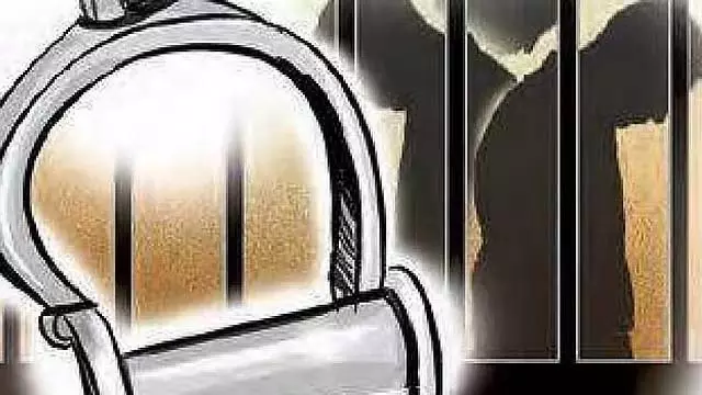 जेल से छूटने के कुछ ही घंटों बाद व्यक्ति की हत्या: भागते समय पुलिस पर हमला करने की कोशिश जेल से छूटने के कुछ ही घंटों बाद व्यक्ति की हत्या: भागते समय पुलिस पर हमला करने की कोशिश