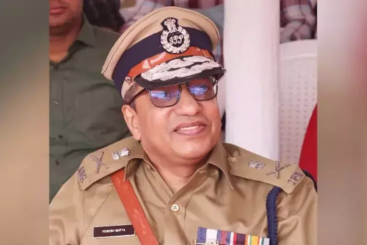 Kerala : डीजीपी योगेश गुप्ता के लिए मंजूरी प्रमाणपत्र रोक रखा है Kerala : डीजीपी योगेश गुप्ता के लिए मंजूरी प्रमाणपत्र रोक रखा है