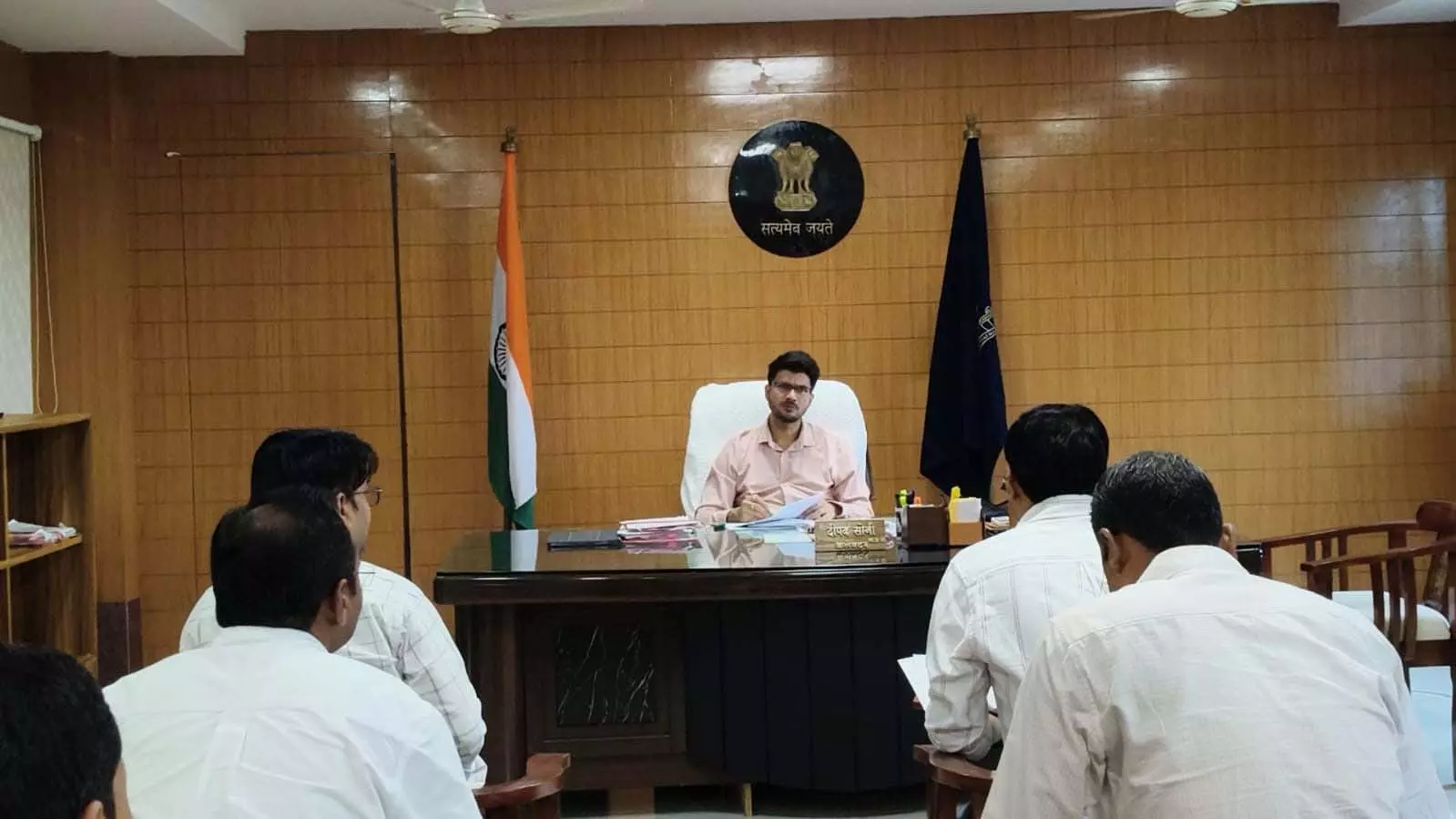 मांग अनुसार समितियों में प्राथमिकता से कराएं खाद-बीज का भण्डारण : कलेक्टर मांग अनुसार समितियों में प्राथमिकता से कराएं खाद-बीज का भण्डारण : कलेक्टर