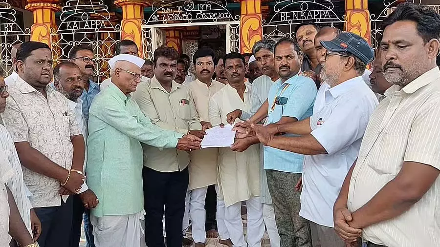 Bagalkot: कुछ गांवों में अब असंतोष का धुआं Bagalkot: कुछ गांवों में अब असंतोष का धुआं