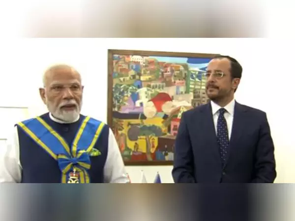 PM Modi को साइप्रस का सर्वोच्च नागरिक सम्मान दिया गया PM Modi को साइप्रस का सर्वोच्च नागरिक सम्मान दिया गया