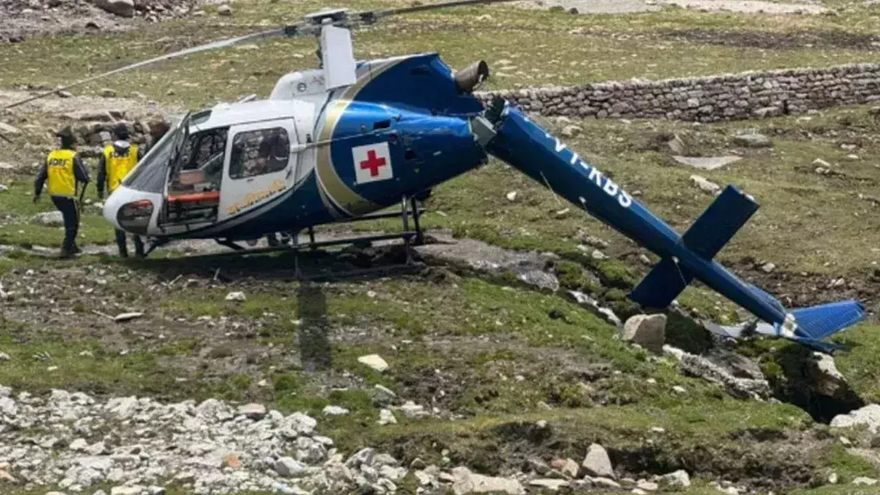 Kedarnath त्रासदी में बड़ा खुलासा, उड़ान नियमों की अनदेखी पर केस दर्ज Kedarnath त्रासदी में बड़ा खुलासा, उड़ान नियमों की अनदेखी पर केस दर्ज