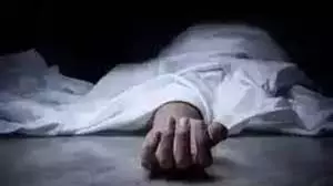 Andhra: दो बच्चे मृत पाए गए, पिता संदिग्ध जहर मामले में लापता Andhra: दो बच्चे मृत पाए गए, पिता संदिग्ध जहर मामले में लापता