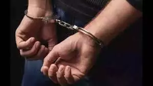 Bhubaneswar : नाबालिग लड़की के अपहरण के मामले में दो बंगाली युवक गिरफ्तार Bhubaneswar : नाबालिग लड़की के अपहरण के मामले में दो बंगाली युवक गिरफ्तार