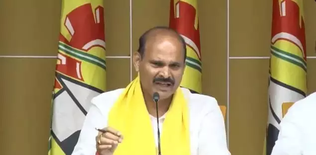 मंत्री कोलुसु पार्थसारथी ने महिला प्रदर्शनकारियों पर YSRC के कथित हमले की निंदा की मंत्री कोलुसु पार्थसारथी ने महिला प्रदर्शनकारियों पर YSRC के कथित हमले की निंदा की