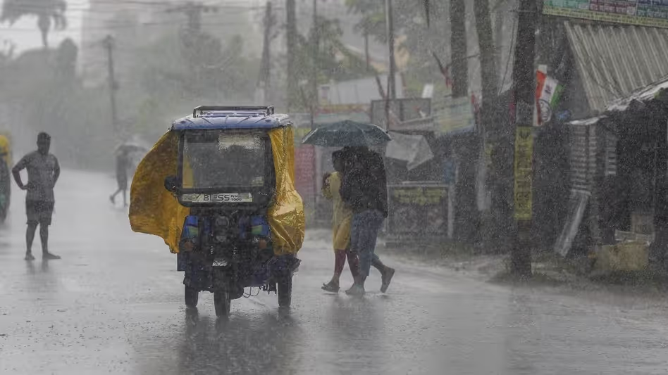 Assam : आईएमडी ने गुवाहाटी में भारी बारिश की भविष्यवाणी की, एएसडीएमए ने एहतियाती अलर्ट जारी किया Assam : आईएमडी ने गुवाहाटी में भारी बारिश की भविष्यवाणी की, एएसडीएमए ने एहतियाती अलर्ट जारी किया