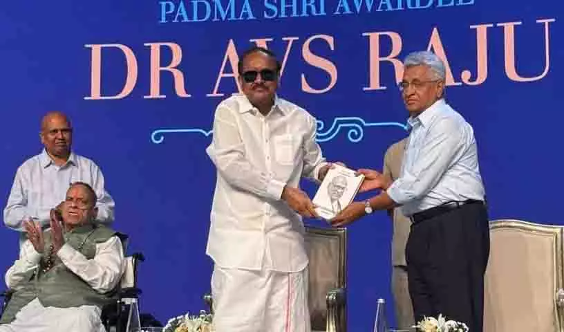 पूर्व उपराष्ट्रपति वेंकैया Naidu ने कहा, हर किसी को पर्यावरण संबंधी चिंताओं के बारे में सीखना होगा पूर्व उपराष्ट्रपति वेंकैया Naidu ने कहा, हर किसी को पर्यावरण संबंधी चिंताओं के बारे में सीखना होगा