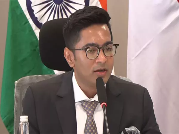 यह बेहद चिंताजनक है कि मीडिया, न्यायपालिका और विपक्ष ने पहलगाम हमले पर कोई सवाल नहीं उठाया: अभिषेक बनर्जी यह बेहद चिंताजनक है कि मीडिया, न्यायपालिका और विपक्ष ने पहलगाम हमले पर कोई सवाल नहीं उठाया: अभिषेक बनर्जी