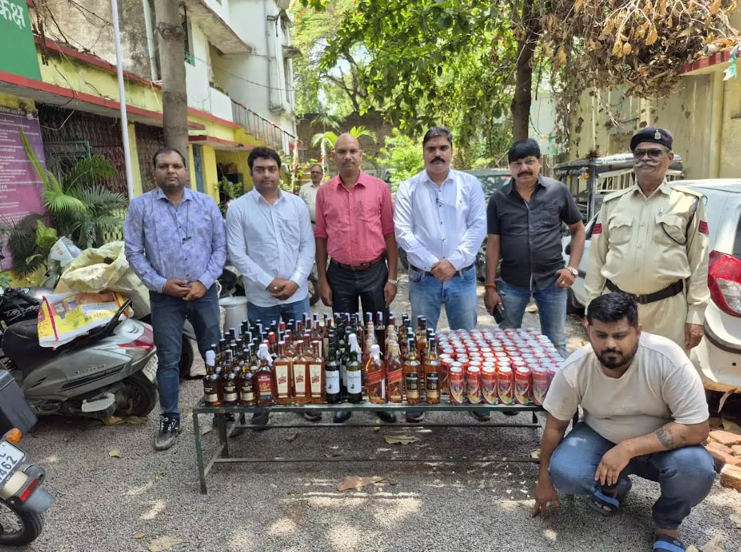 हर्ष प्राइड में आबकारी का छापा, अवैध शराब का जखीरा जब्त हर्ष प्राइड में आबकारी का छापा, अवैध शराब का जखीरा जब्त