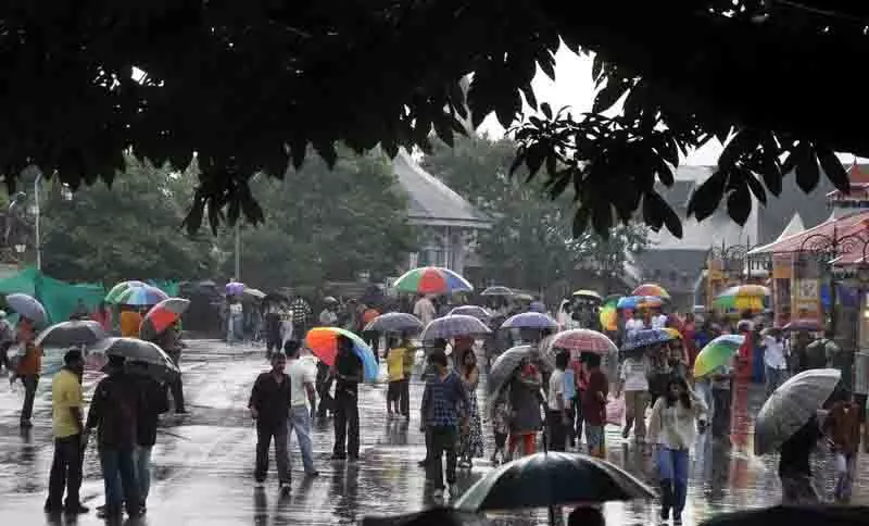 Himachal में बारिश से चिलचिलाती गर्मी से राहत मिली Himachal में बारिश से चिलचिलाती गर्मी से राहत मिली