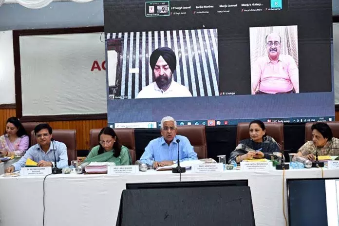 JU अकादमिक परिषद ने ट्रांसजेंडर उम्मीदवारों के लिए कोटा को मंजूरी दी JU अकादमिक परिषद ने ट्रांसजेंडर उम्मीदवारों के लिए कोटा को मंजूरी दी