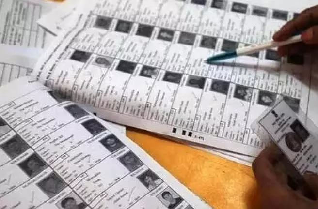 आयोग ने बांग्लादेशी घुसपैठ से निपटने के लिए बीएलओ के साथ मिलकर काम किया आयोग ने बांग्लादेशी घुसपैठ से निपटने के लिए बीएलओ के साथ मिलकर काम किया