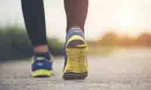 Walking Benefits: सिर्फ 7 दिन पैदल चलने के बाद आपको दिखने लगेगा फर्क, जानें रोजाना पैदल चलने के जबरदस्त फायदे Walking Benefits: सिर्फ 7 दिन पैदल चलने के बाद आपको दिखने लगेगा फर्क, जानें रोजाना पैदल चलने के जबरदस्त फायदे