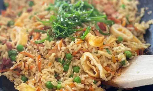 Sprouts Fried Rice : इसे जल्दी से तैयार करें Sprouts Fried Rice : इसे जल्दी से तैयार करें