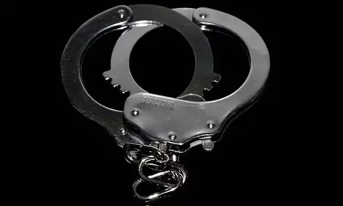 अंधेरी-कुर्ला सड़क दुर्घटना में 60 वर्षीय पैदल यात्री की मौत के मामले में ऑटो चालक ने आत्मसमर्पण किया अंधेरी-कुर्ला सड़क दुर्घटना में 60 वर्षीय पैदल यात्री की मौत के मामले में ऑटो चालक ने आत्मसमर्पण किया