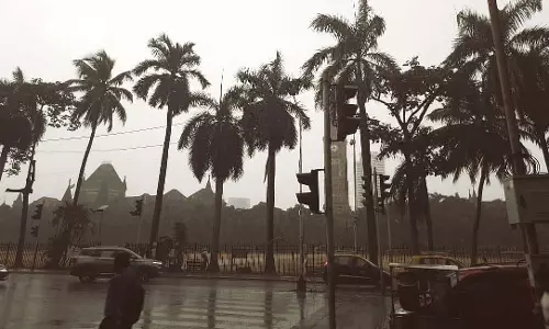 Mumbai : आईएमडी ने जारी किया येलो अलर्ट; भारी बारिश जारी Mumbai : आईएमडी ने जारी किया येलो अलर्ट; भारी बारिश जारी