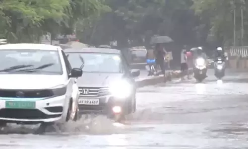 Mumbai : मूसलधार बारिश का कहर, IMD ने जारी किया ऑरेंज अलर्ट Mumbai : मूसलधार बारिश का कहर, IMD ने जारी किया ऑरेंज अलर्ट