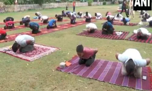 अंतरराष्ट्रीय योग दिवस से पहले Prayagraj में योग सत्र का आयोजन अंतरराष्ट्रीय योग दिवस से पहले Prayagraj में योग सत्र का आयोजन
