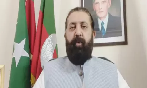 PTI नेता ने देश की अर्थव्यवस्था को नकारात्मक दिशा में ले जाने के लिए सरकार की आलोचना की