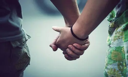Ballia: प्रेमी संग फरार हुई दो बच्चों की मां