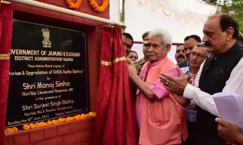 एलजी ने गुरहा स्लाथिया, सांबा में GHSS के लिए ऑडिटोरियम और उन्नयन कार्य की आधारशिला रखी