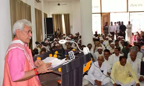 उपराज्यपाल ने जम्मू के बिश्नाह में संत कबीर स्मृति समारोह में भाग लिया उपराज्यपाल ने जम्मू के बिश्नाह में संत कबीर स्मृति समारोह में भाग लिया