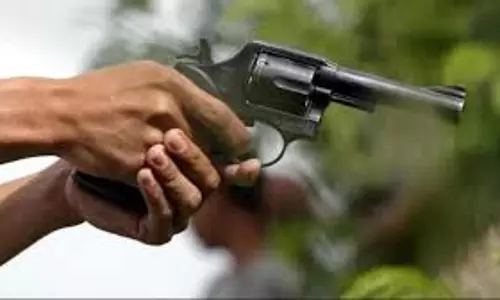 Hathras: डीएम के ड्राइवर की बेटी की दिनदहाड़े गोली मारकर हत्या