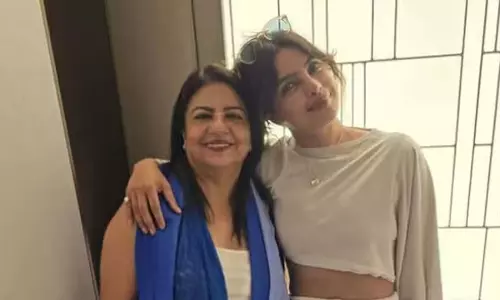 Priyanka Chopra : मां को जन्मदिन पर किया विश, पोस्ट में छलका प्यार