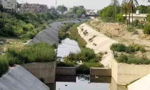 मानसून के नजदीक आते ही Patiala के जाम हुए नालों से बाढ़ का खतरा मानसून के नजदीक आते ही Patiala के जाम हुए नालों से बाढ़ का खतरा