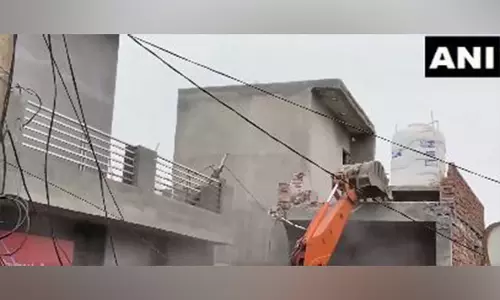 Bathinda Police ने ड्रग हॉटस्पॉट पर बुलडोजर चलाया